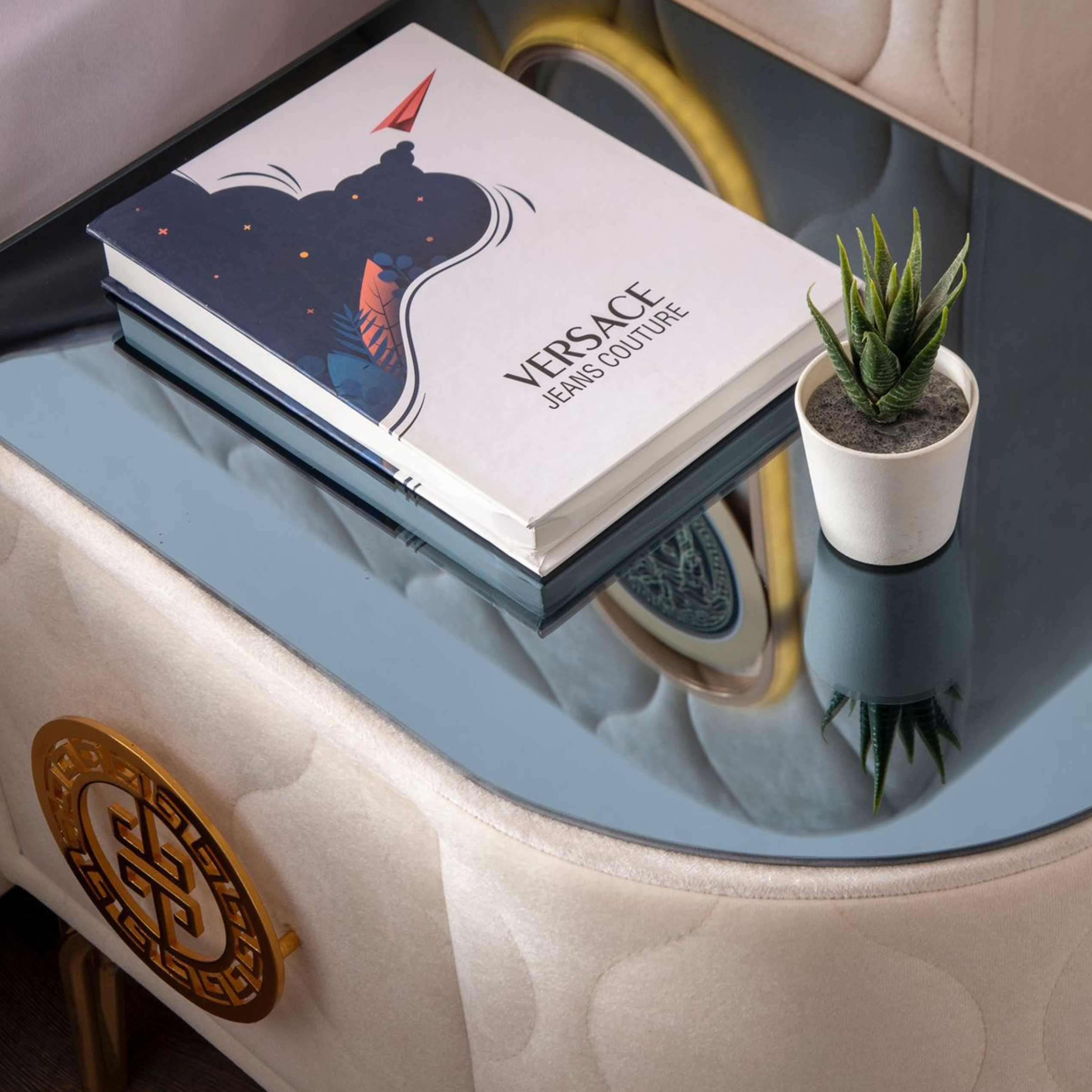 Pat tapițat cu spatiu TV incorporat, Venur A