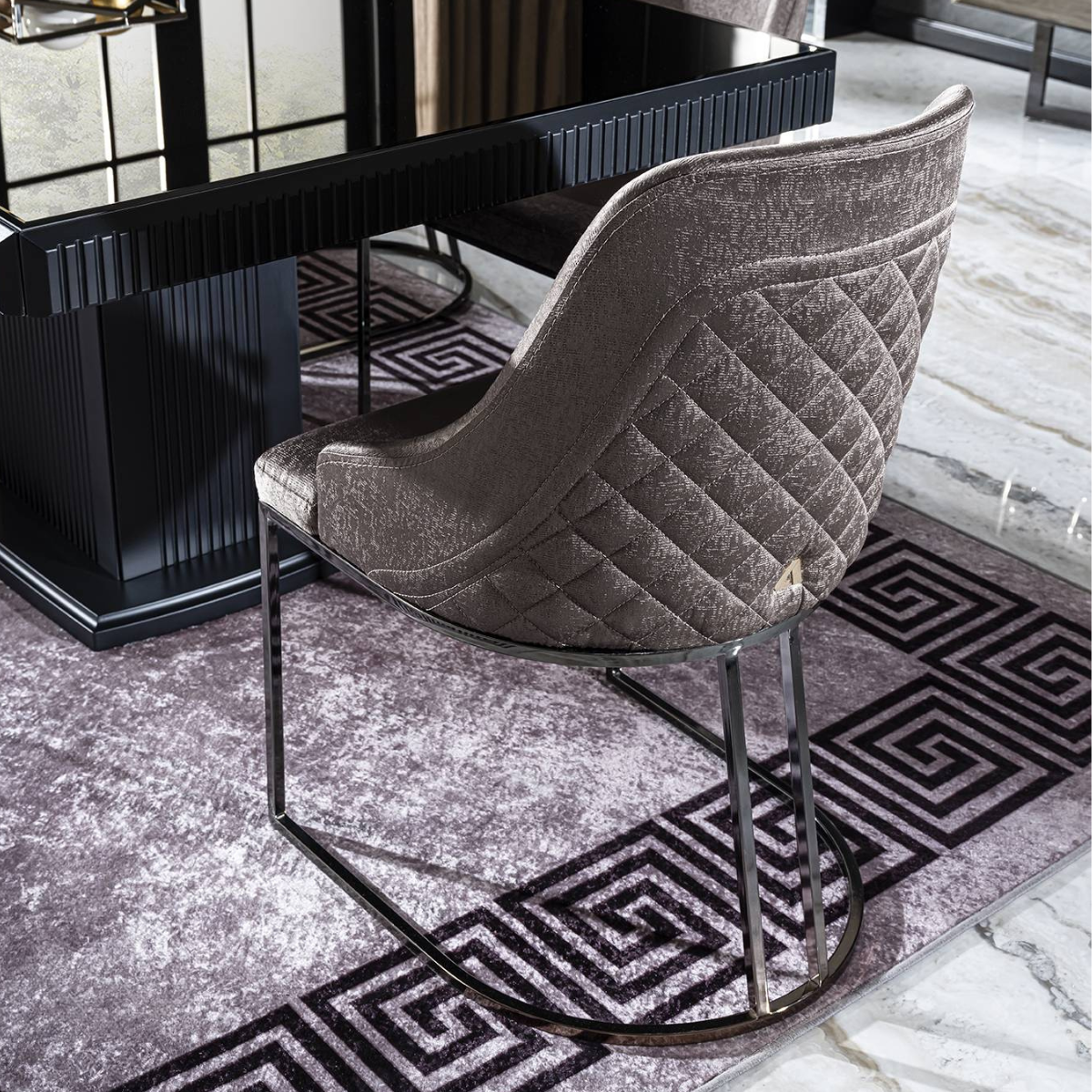 Colectia Moderna de Living si Dining, Lion