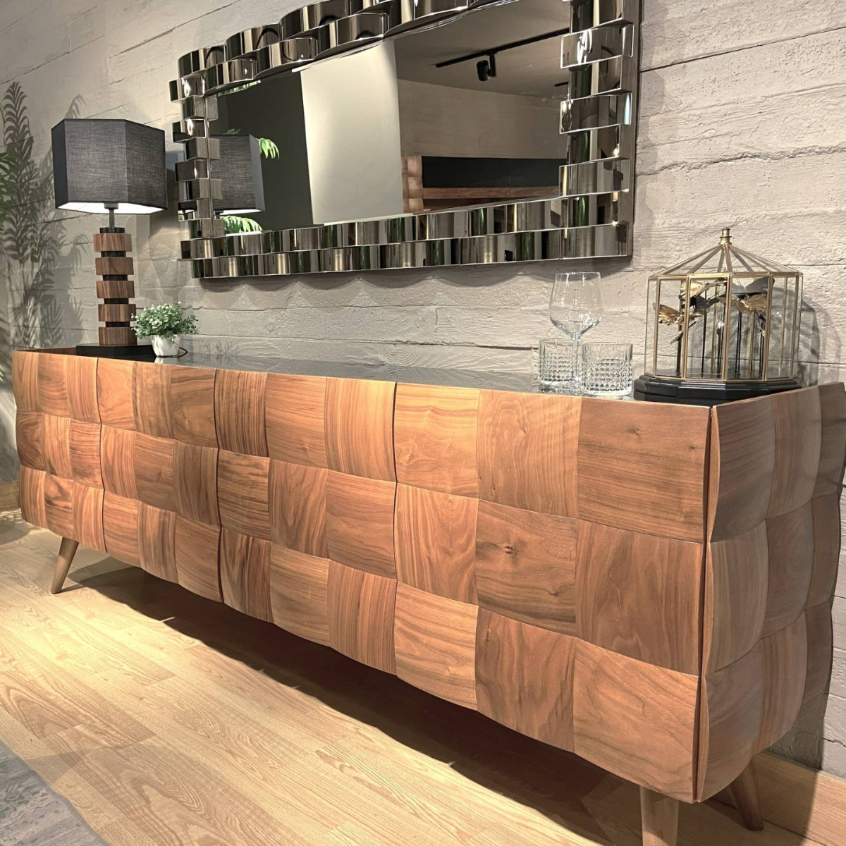 Colectia Moderna de Living si Dining, Pralin