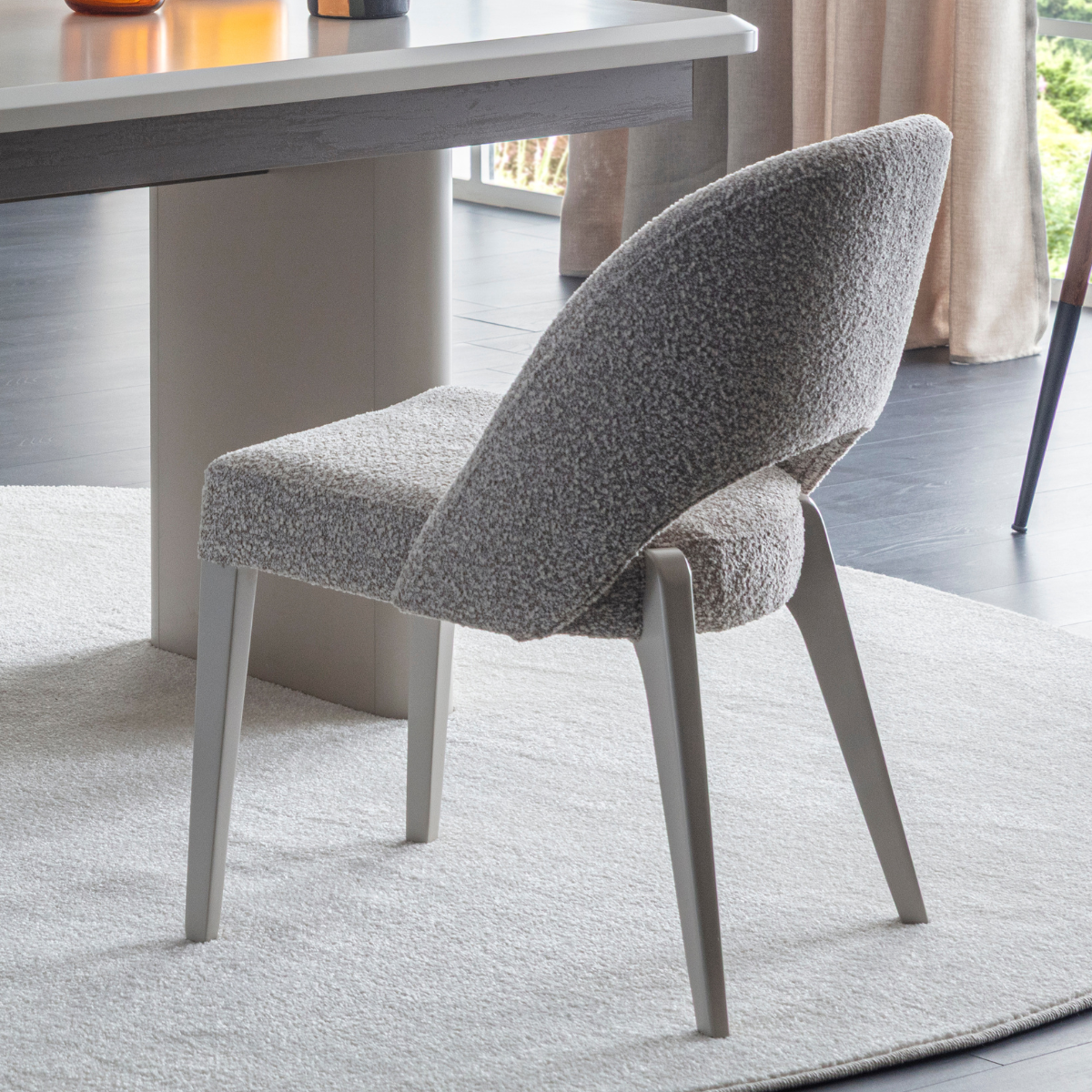 Colectia Moderna de Living si Dining, Intenso