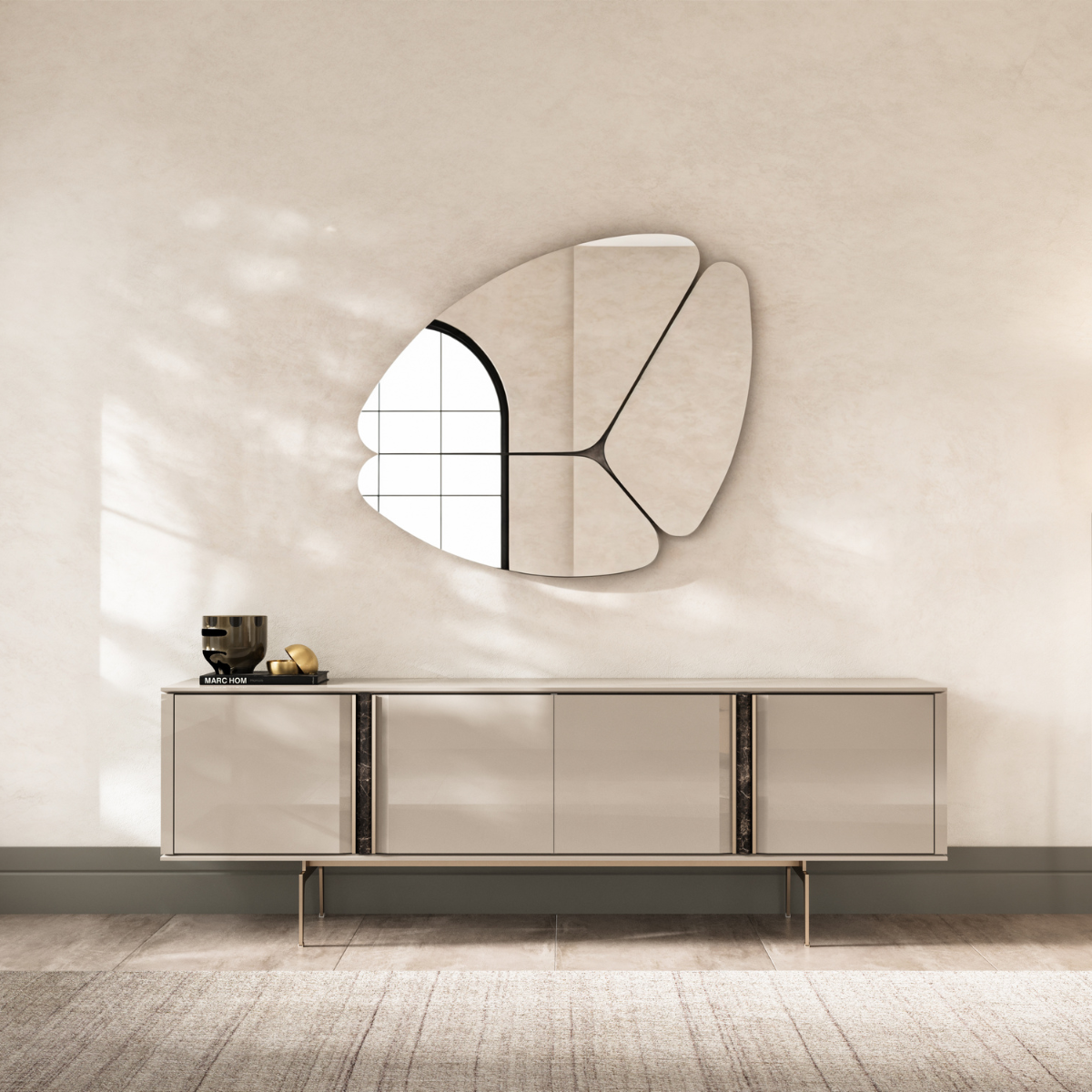 Comodǎ Cu Oglindǎ Modernǎ, Aria