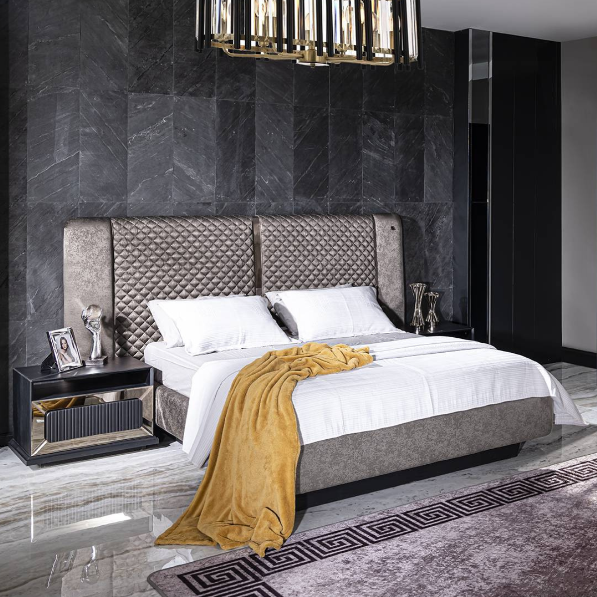 Dormitor de Lux, Lion