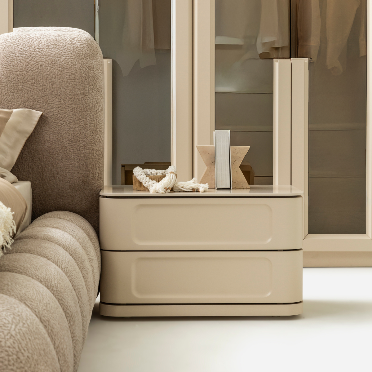 Dormitor de Lux, Sento