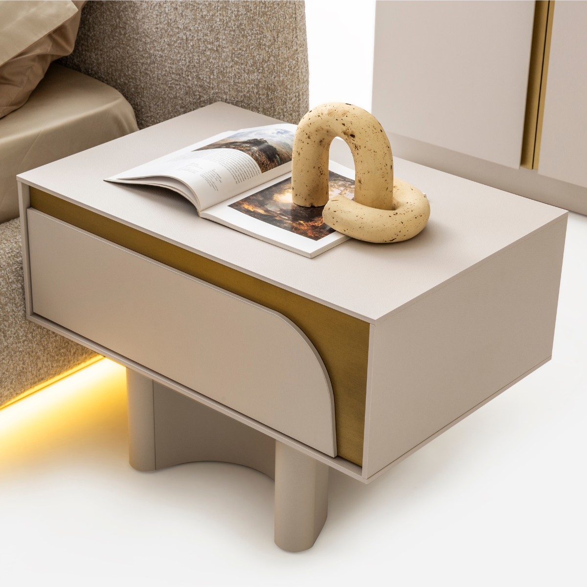 Pat Tapitat Modern, Prime