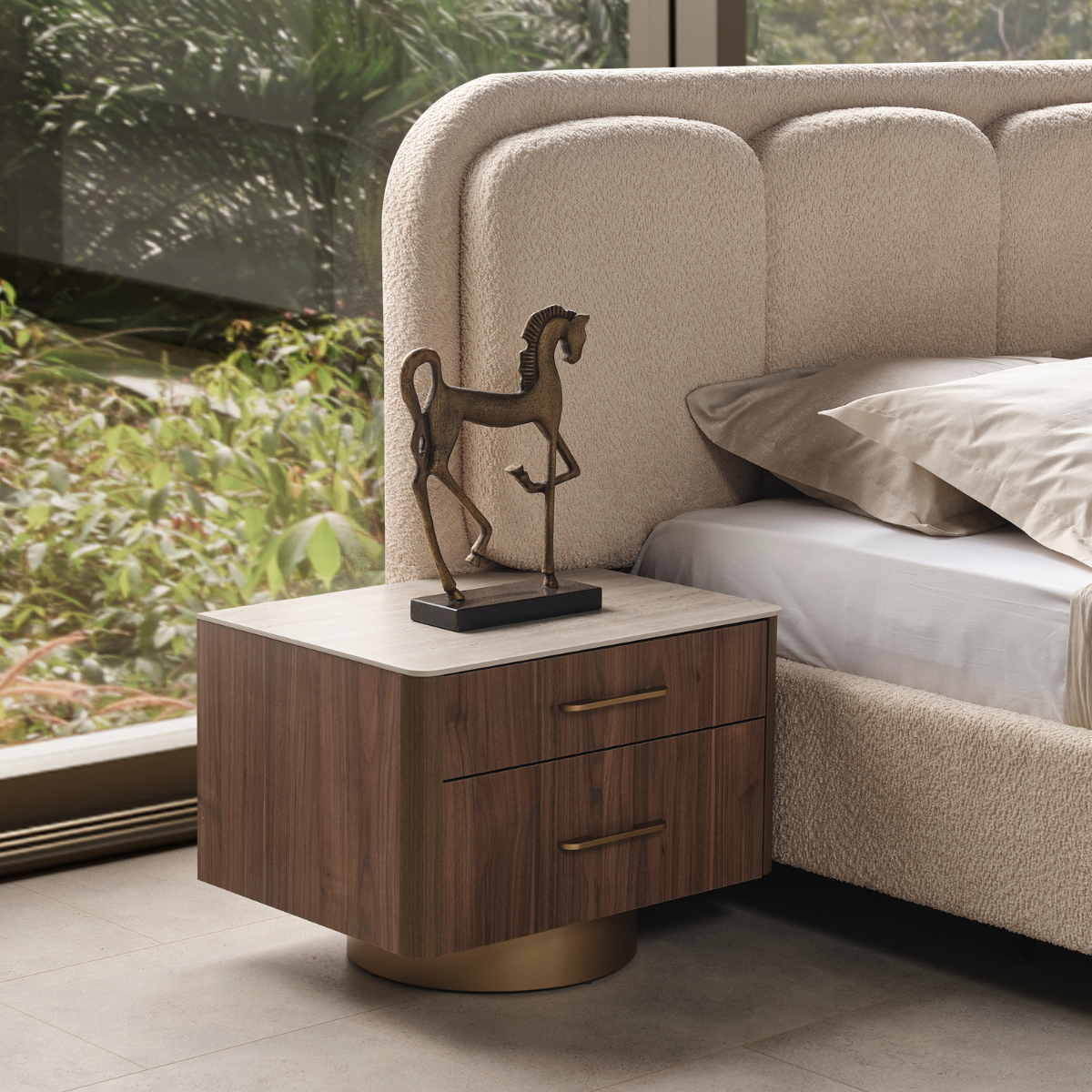 Dormitor Modern, Regnum