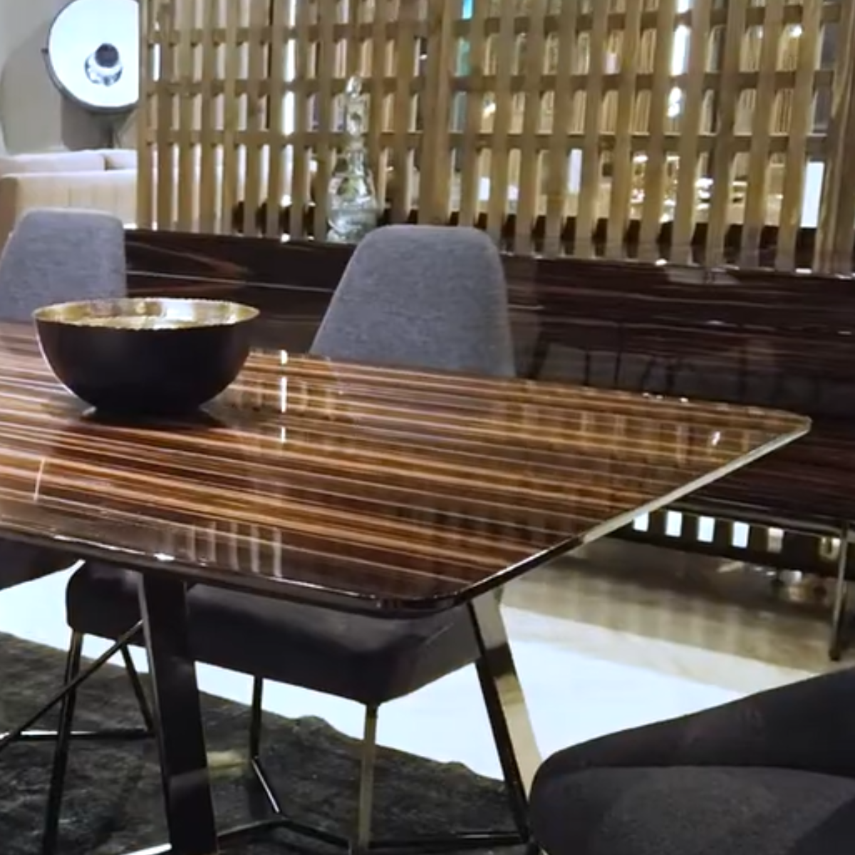 Colectia de Living si Dining, Elegant