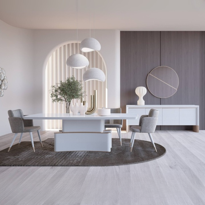 Comoda cu Oglinda, Laly