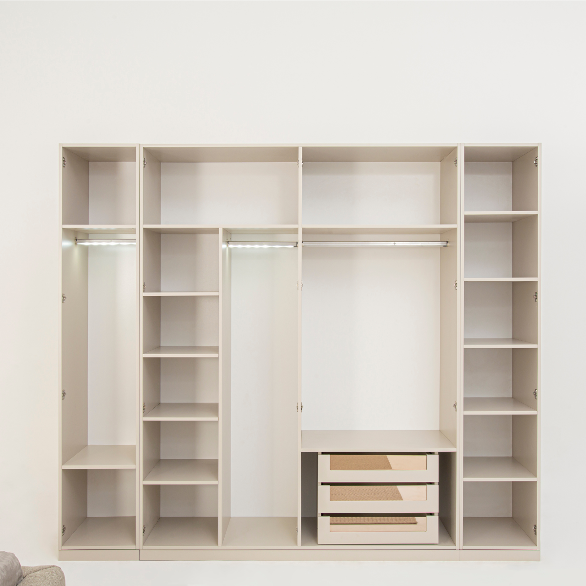 Dormitor de Lux, Opera