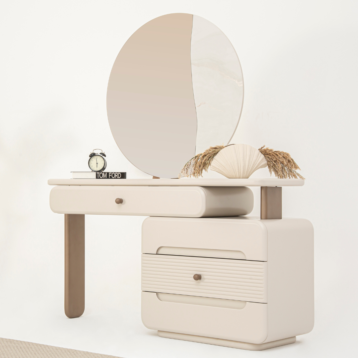 Dormitor de Lux, Opera