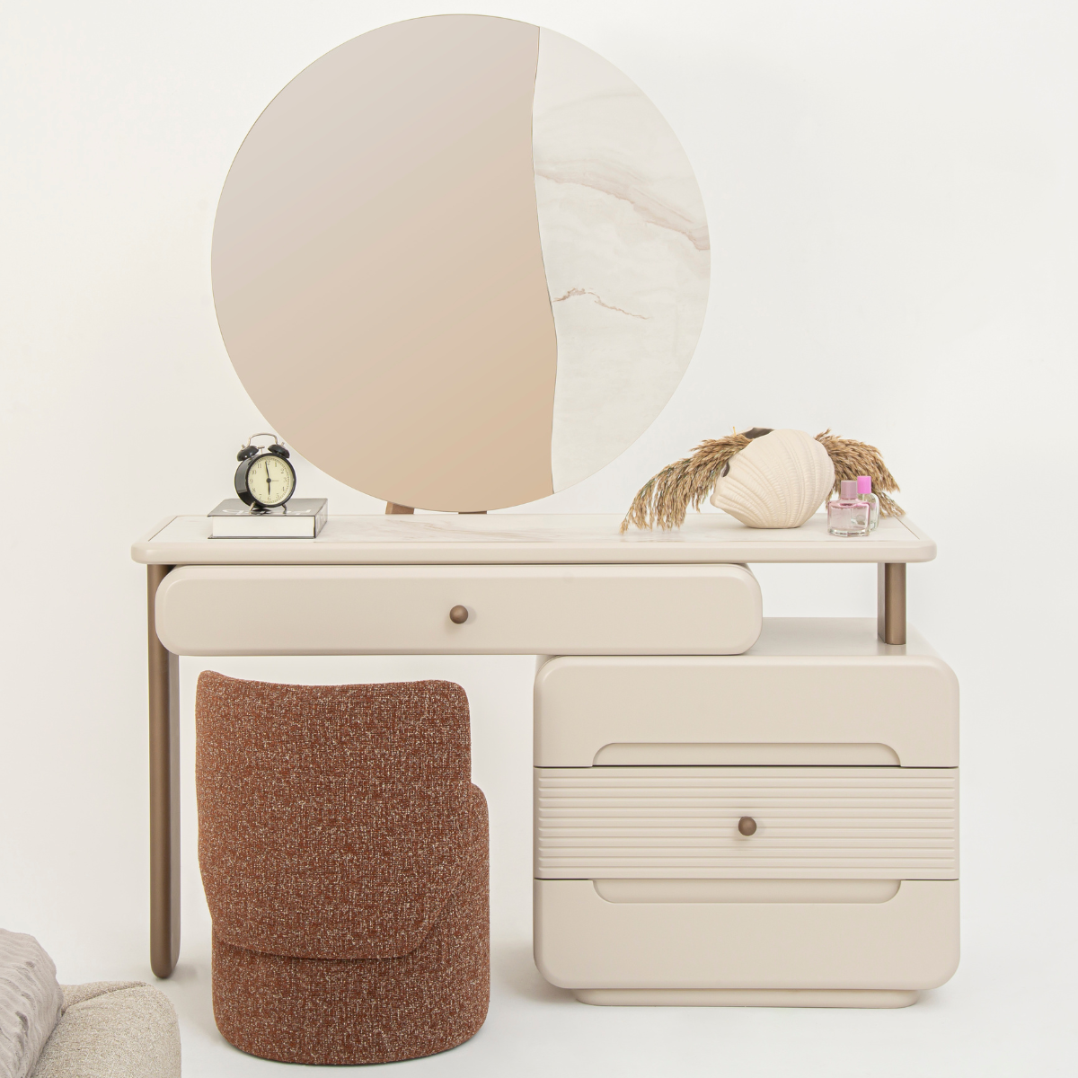 Dormitor de Lux, Opera