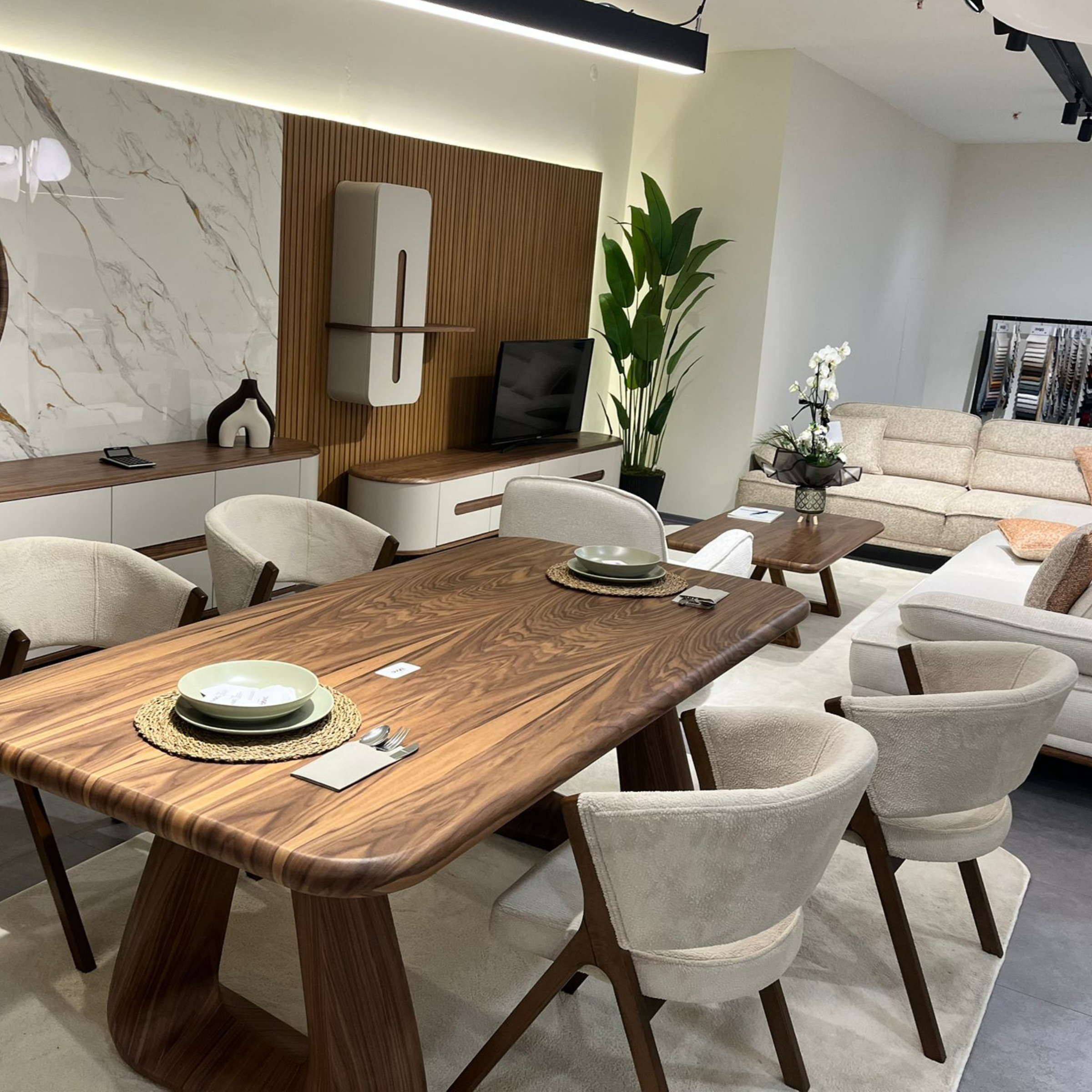 Colectia de Dining si Living, Alvin