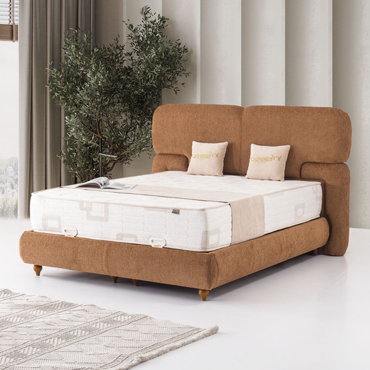 Pat Tapitat Bucle, Maron