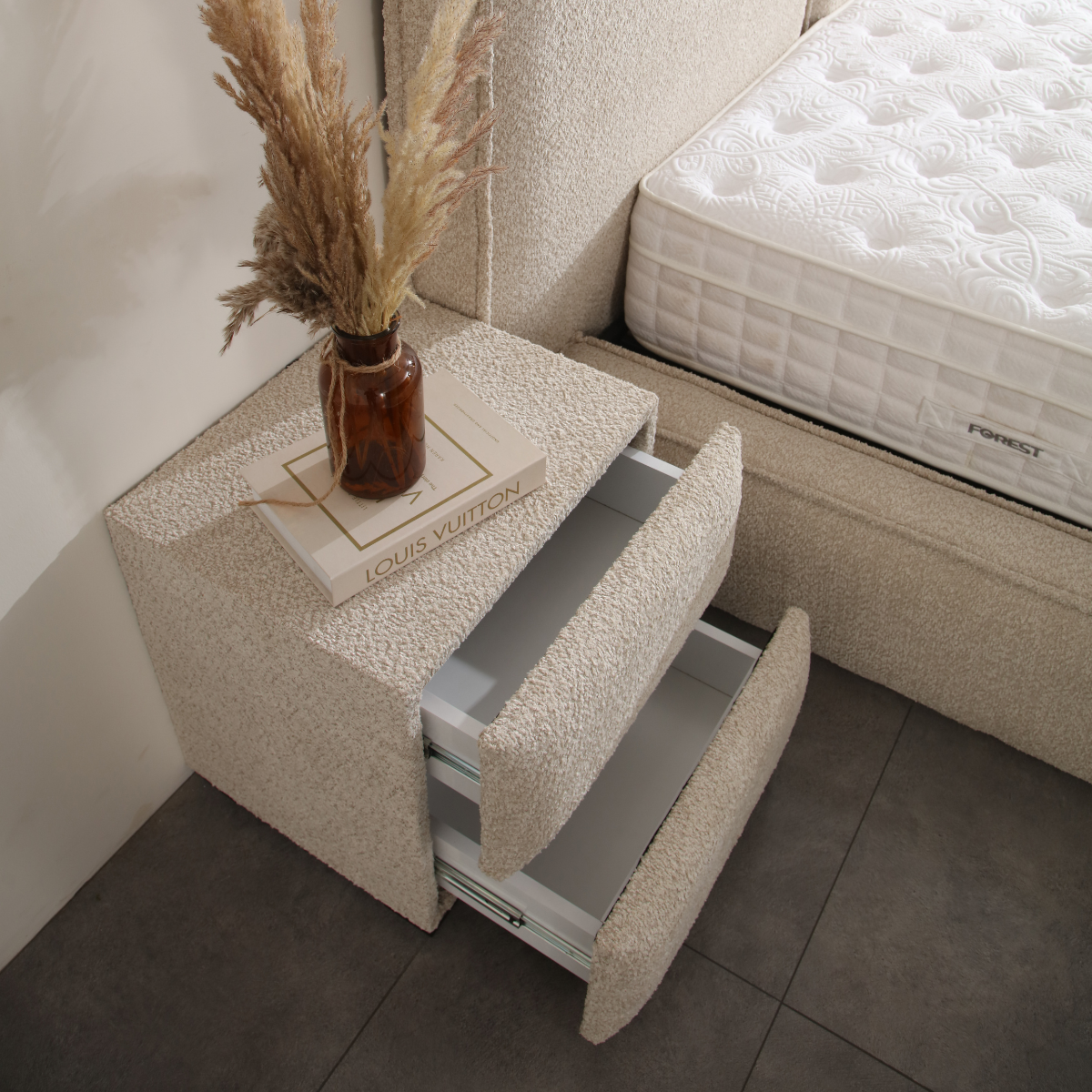 Pat Tapitat Bucle, Felix