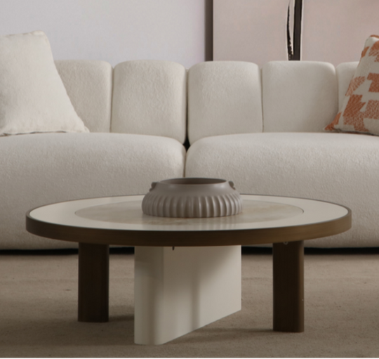 Masuța de Cafea, Molivo