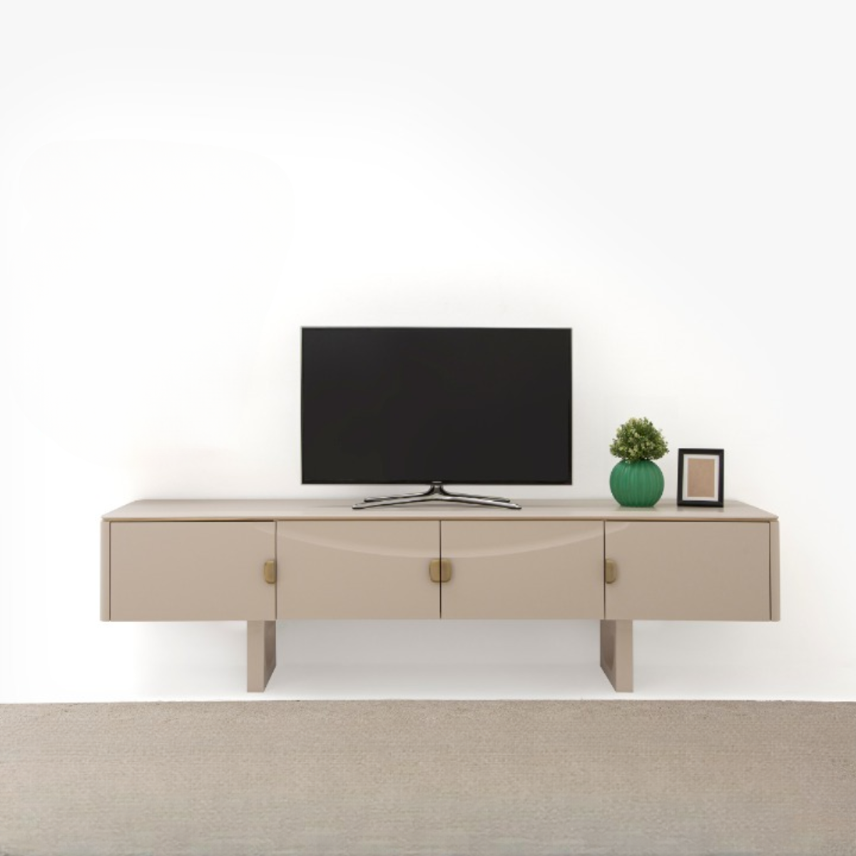 Comoda Tv, Azuris