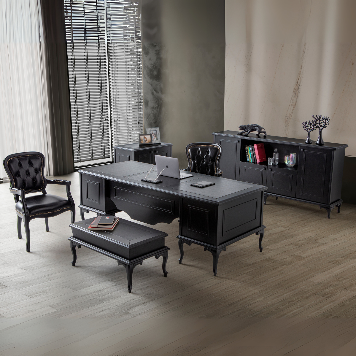Birou managerial, Pugo Black