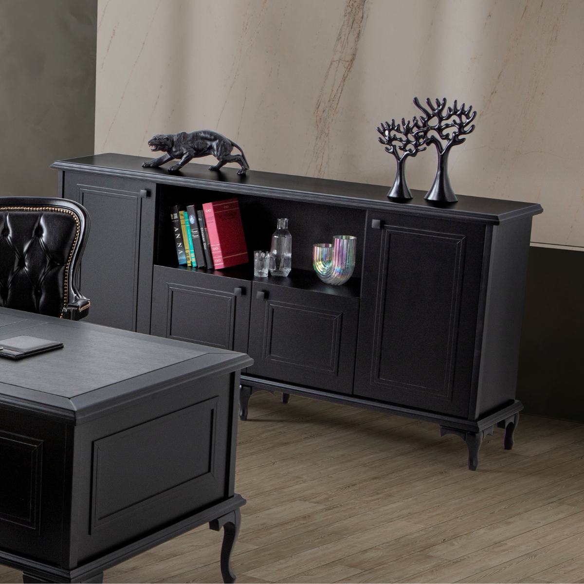 Birou managerial, Pugo Black