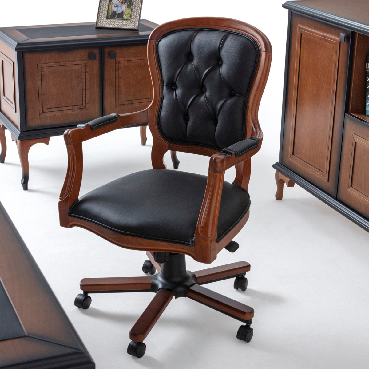 Birou managerial, Pugo Walnut
