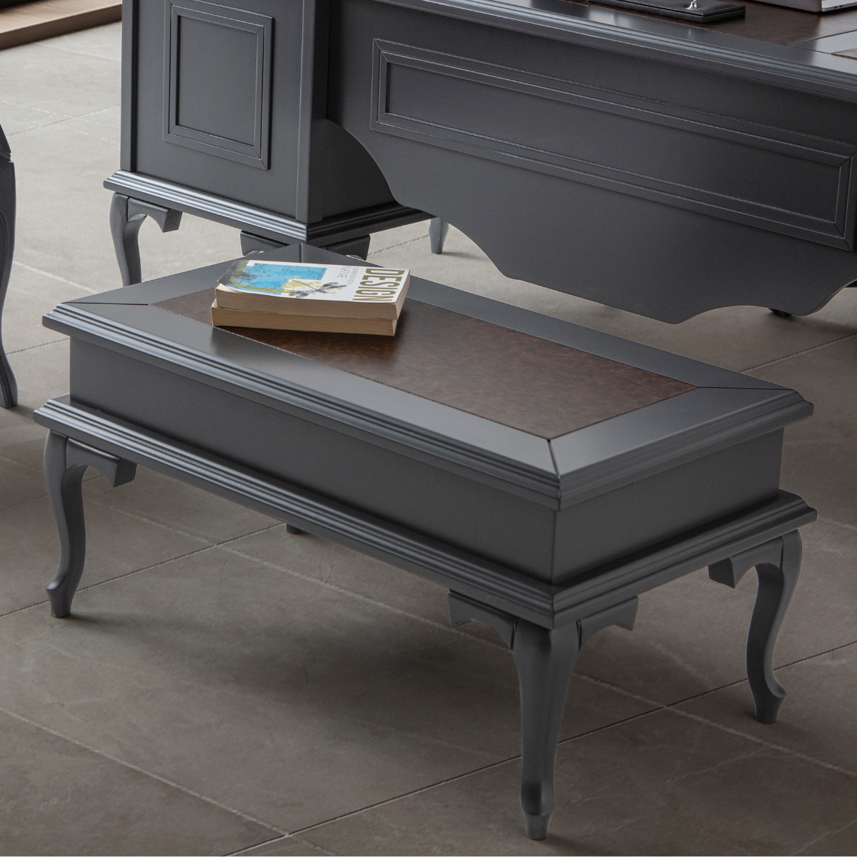 Birou managerial, Pugo Grey
