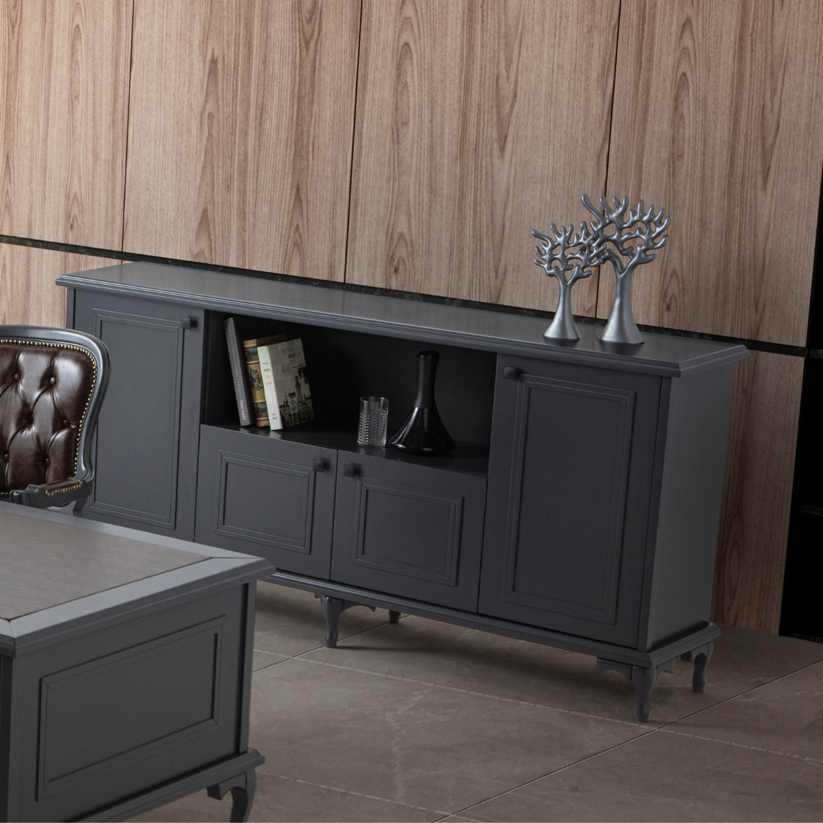 Birou managerial, Pugo Grey
