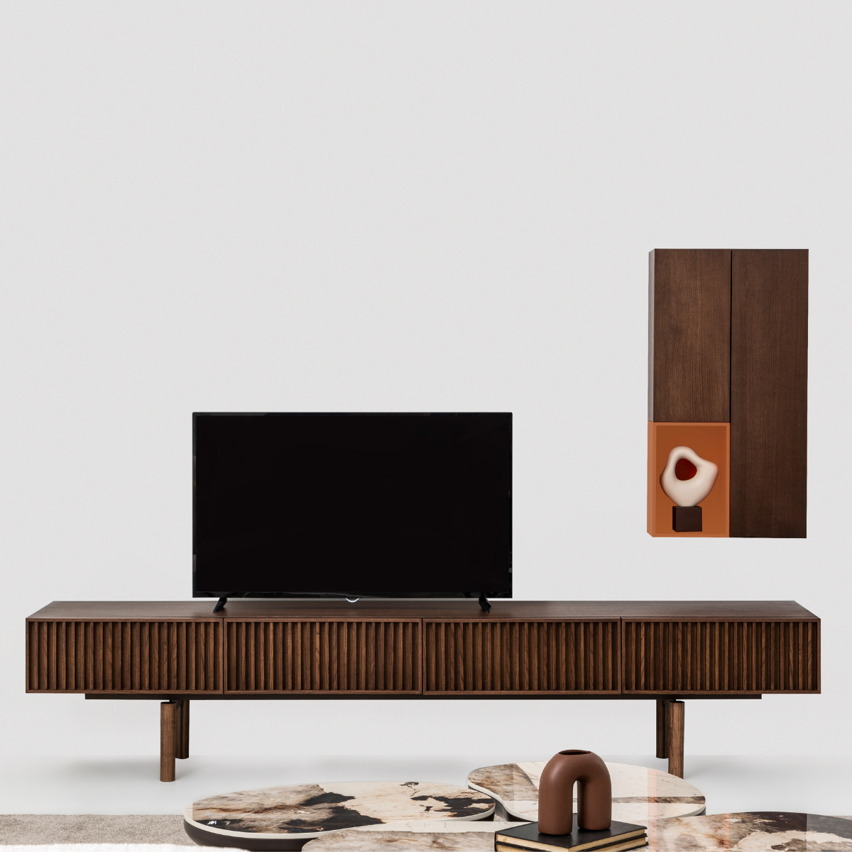 Comoda TV de lux, Monolog