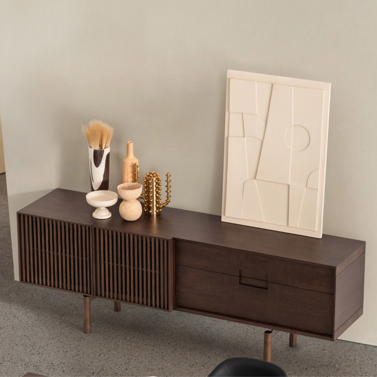 Comoda Dining de lux, Monolog