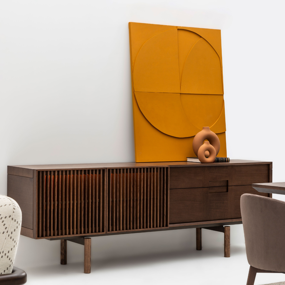 Comoda Dining de lux, Monolog