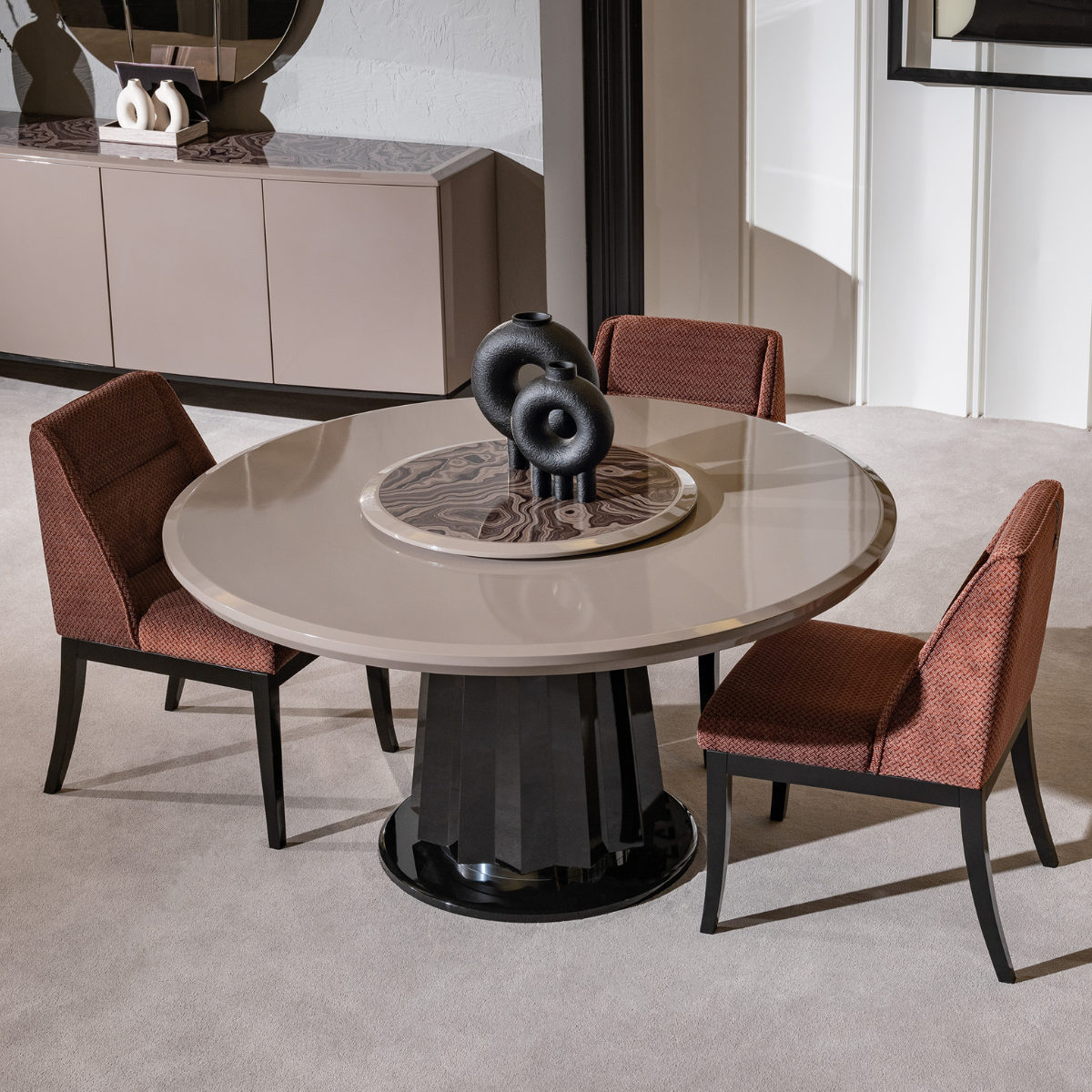 Scaun de Dining, Riyad