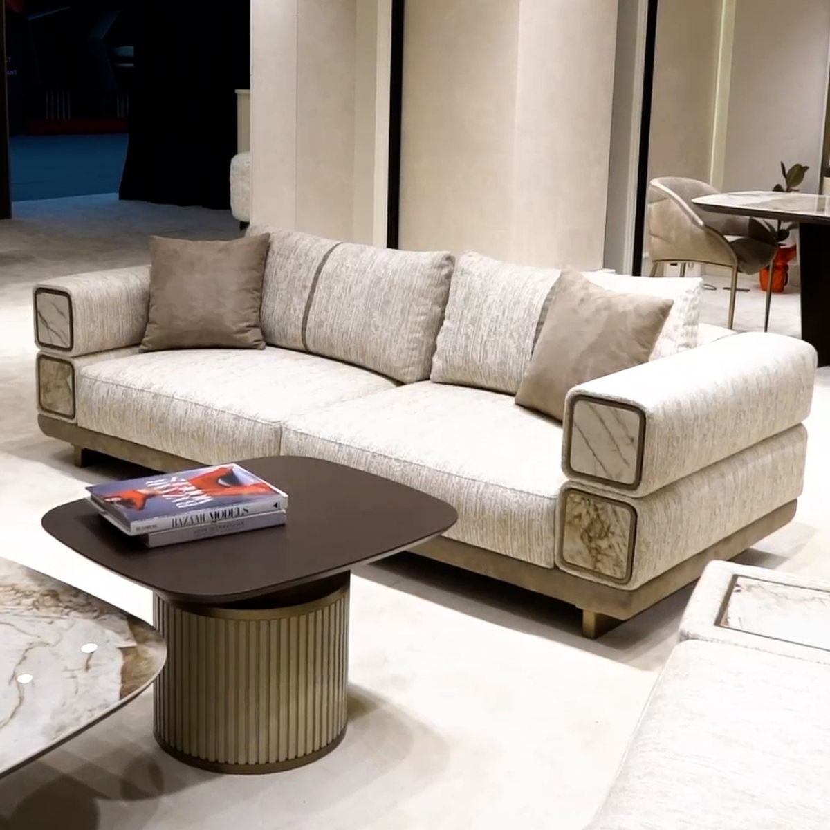 Colecția de Living si Dining de lux, Kano M