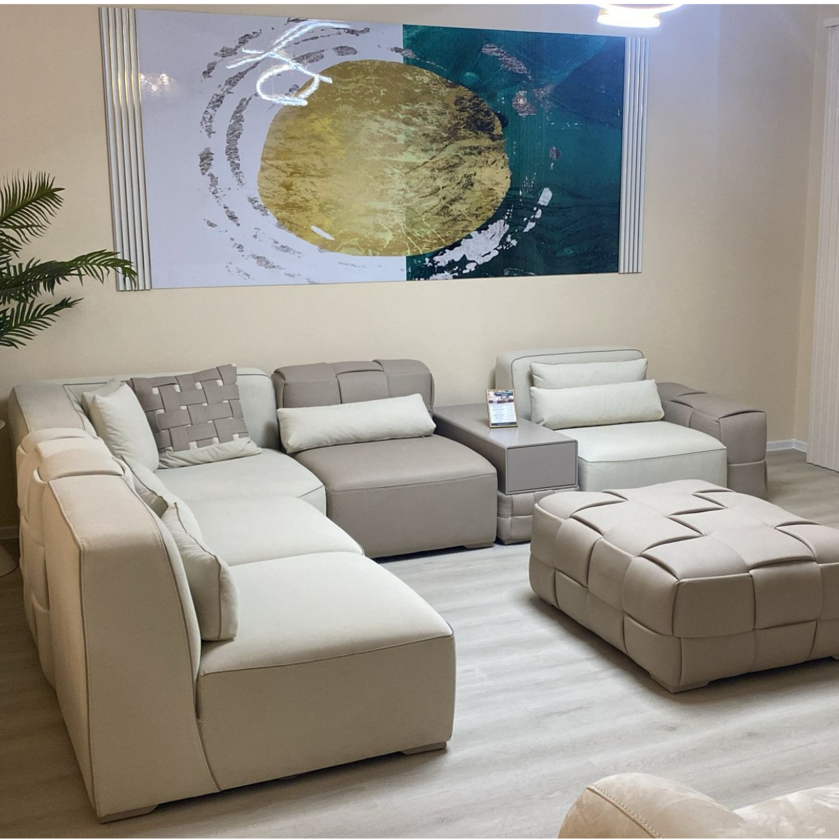 Coltar de lux, Tommy