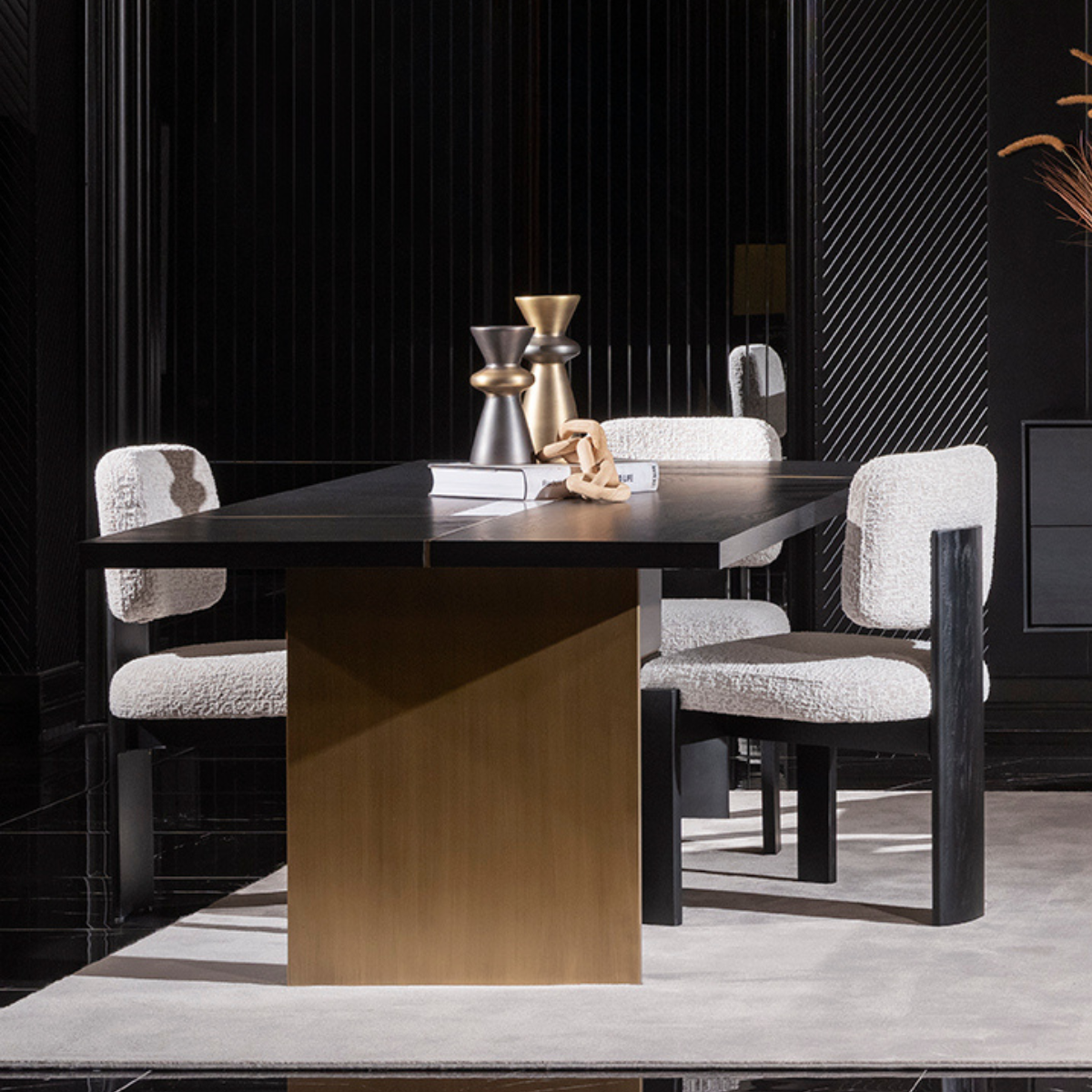 Masa de Dining, Etro
