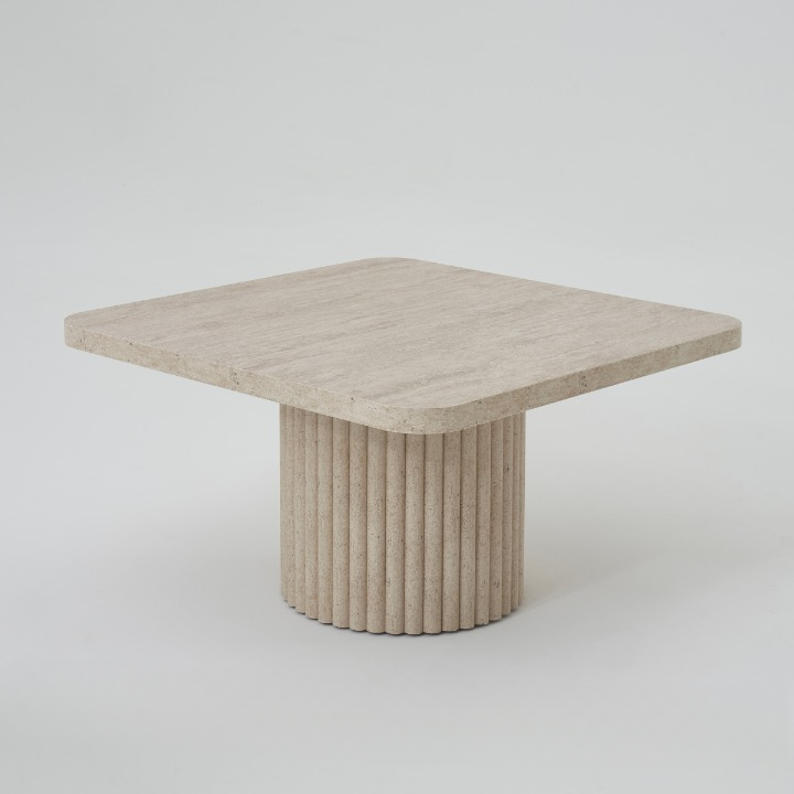 Masuta de Cafea, Belis